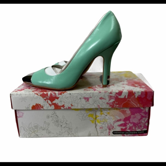 Chinese Laundry Mint Cap Toe Heels - Picture 6 of 7